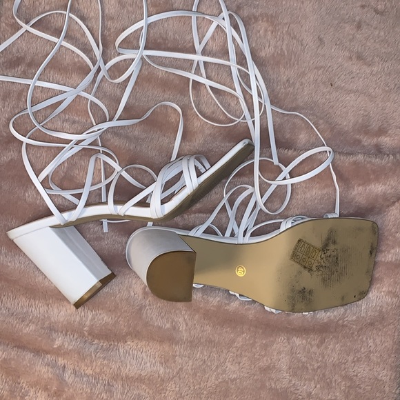 Strappy heels - Picture 2 of 4